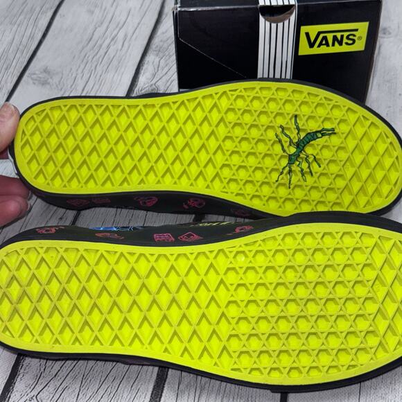 NIB Vans Classic SlipOn
The Nightmare Before Christmas Oogie Boogie Size 7M 8.5W - Picture 9 of 11